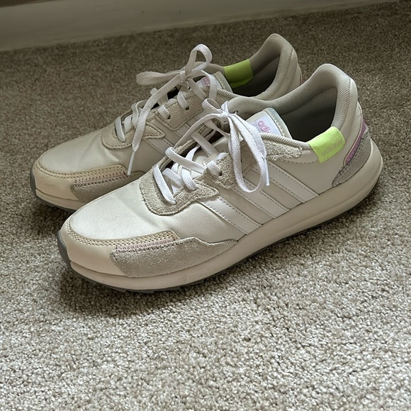 Women’s adidas tennis shoes - Picture 1 of 5